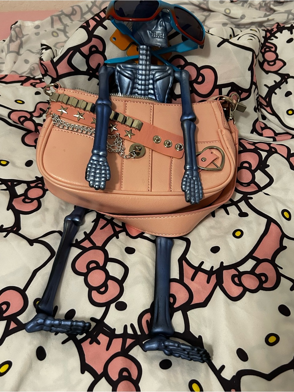 Pink Shoulder Bag with Metal Stud & Chain Y2K Pink studded shoulder bag